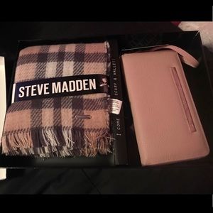 NWT Steve Madden Wallet and Scarf Set